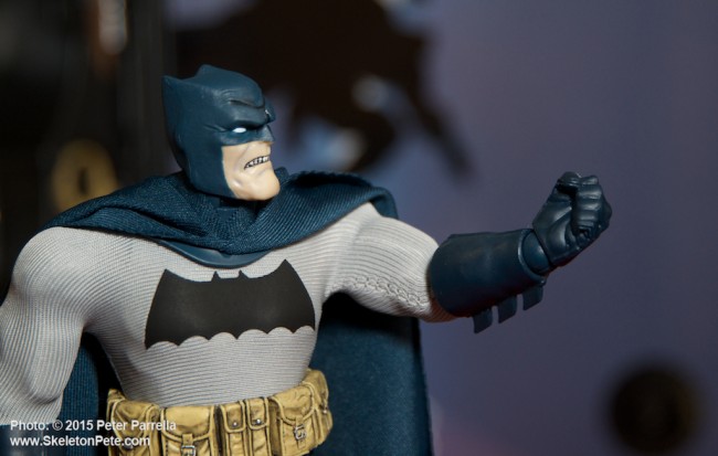 Bright Knight: Mezco One:12 Batman Unboxing – 